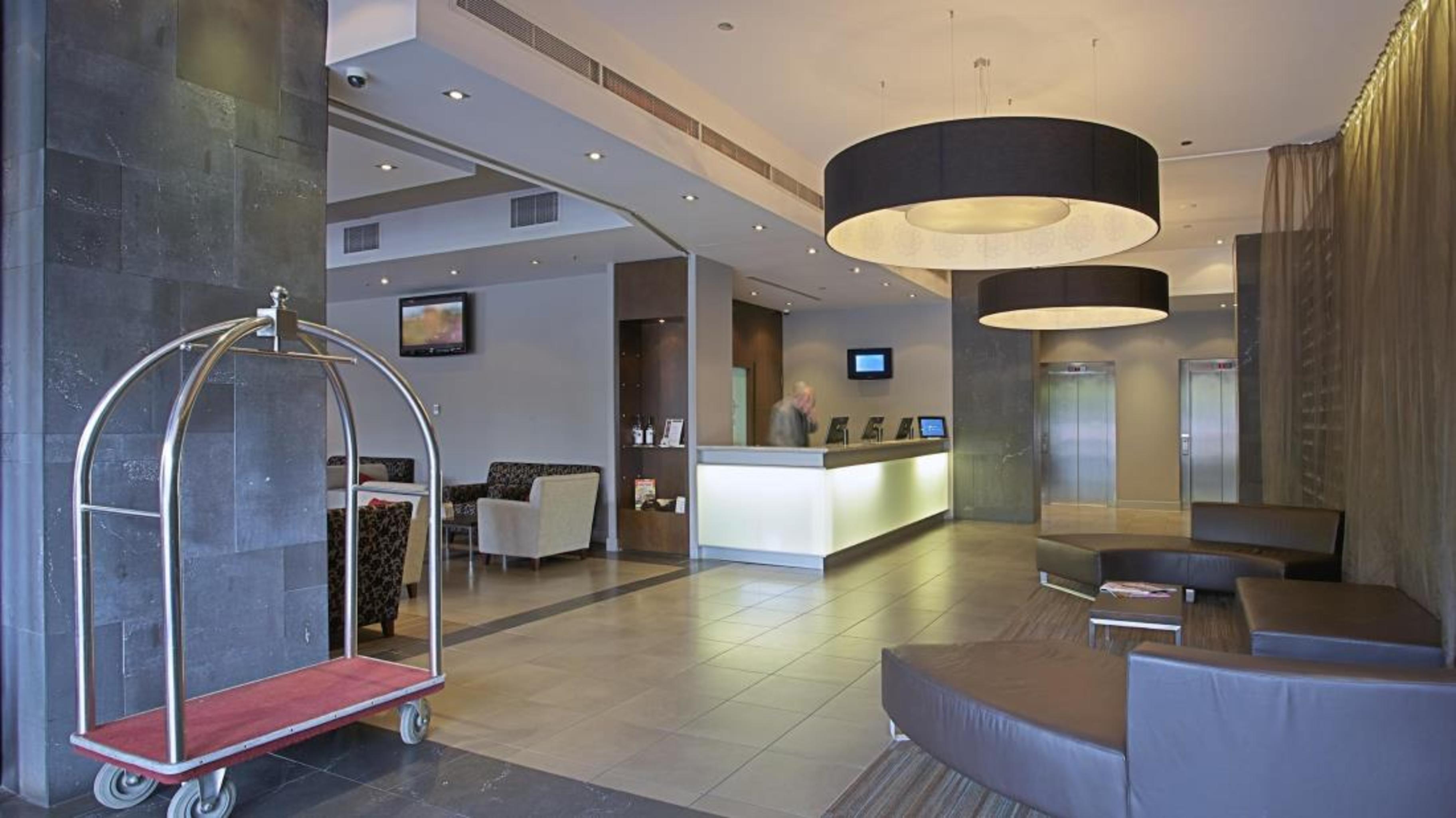Mantra Hindmarsh Square Hotel Adelaide Buitenkant foto
