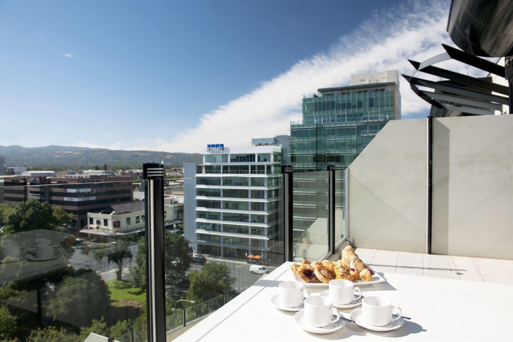 Mantra Hindmarsh Square Hotel Adelaide Buitenkant foto